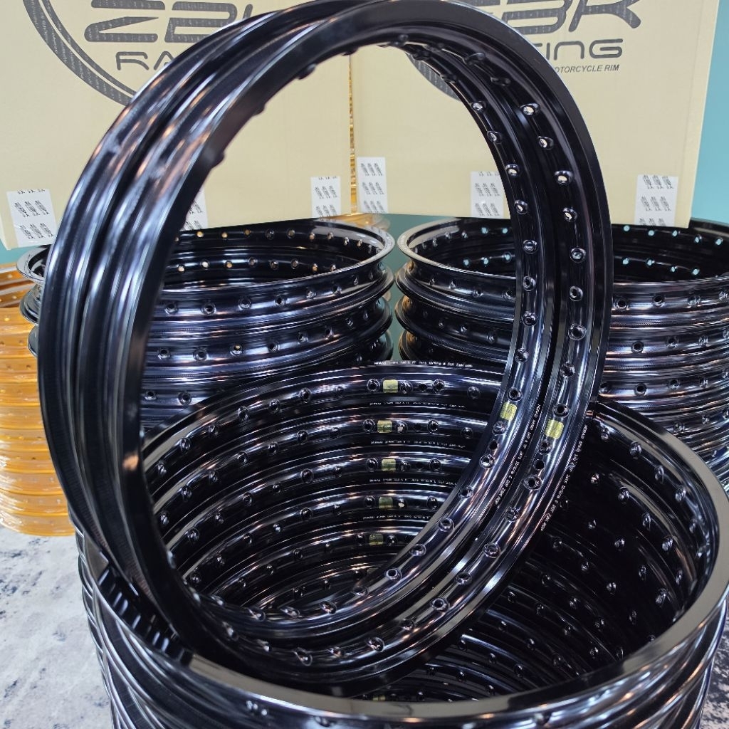 ล้อZBK ทรงหลังเต่า สีดำ(super black)โลโก้ทอง  มีขนาด 1.2กับ1.4 ขอบ17/17 *แถมฟรีพวงกุญแจZBK*