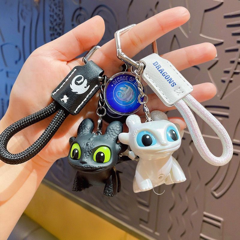 ⚡ในสต็อก⚡How to Train Your Dragon Toothless The wings can move keychain พวงกุญแจเรืองแสง ของแท้ 100%