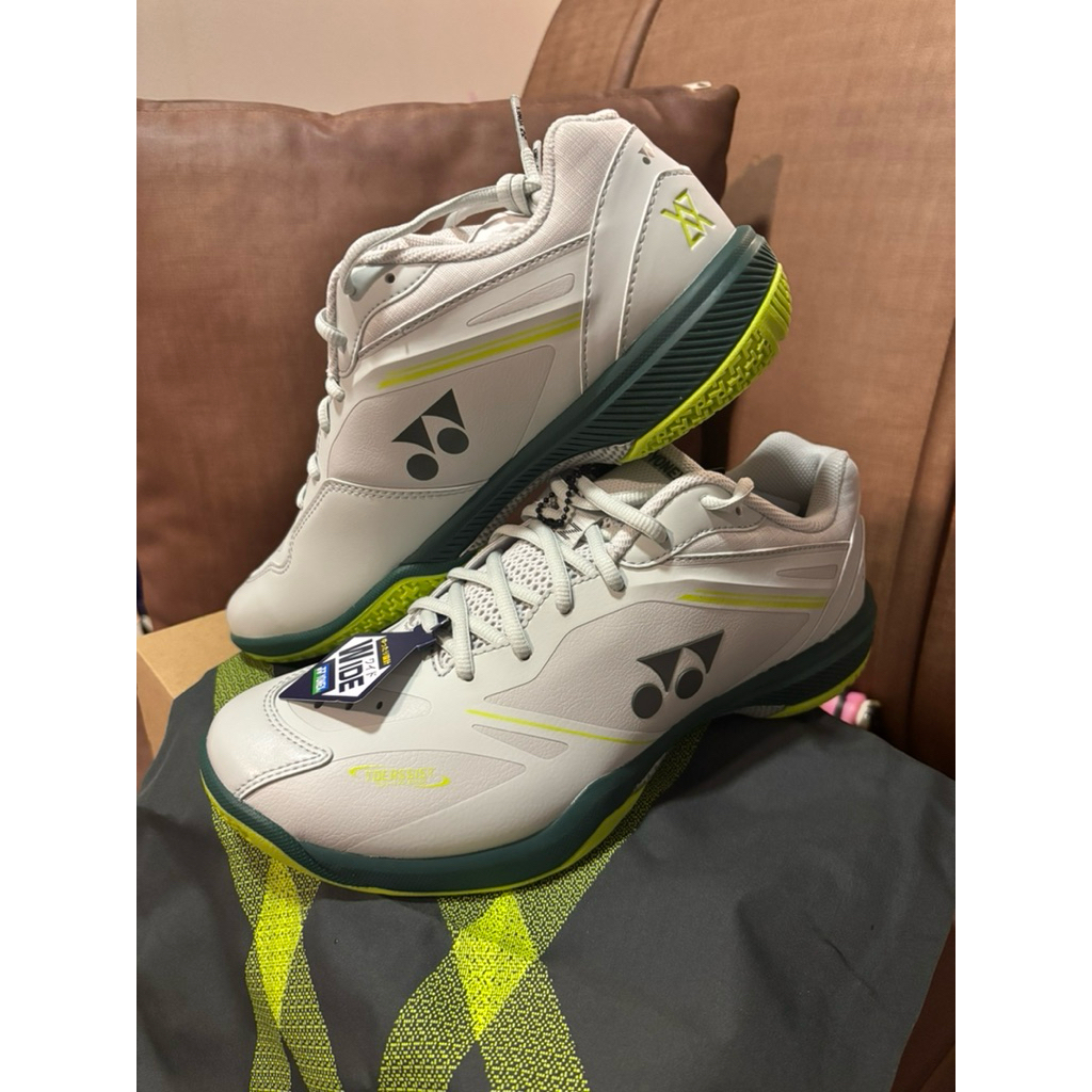 65Z VA รองเท้าแบดมินตัน Yonex