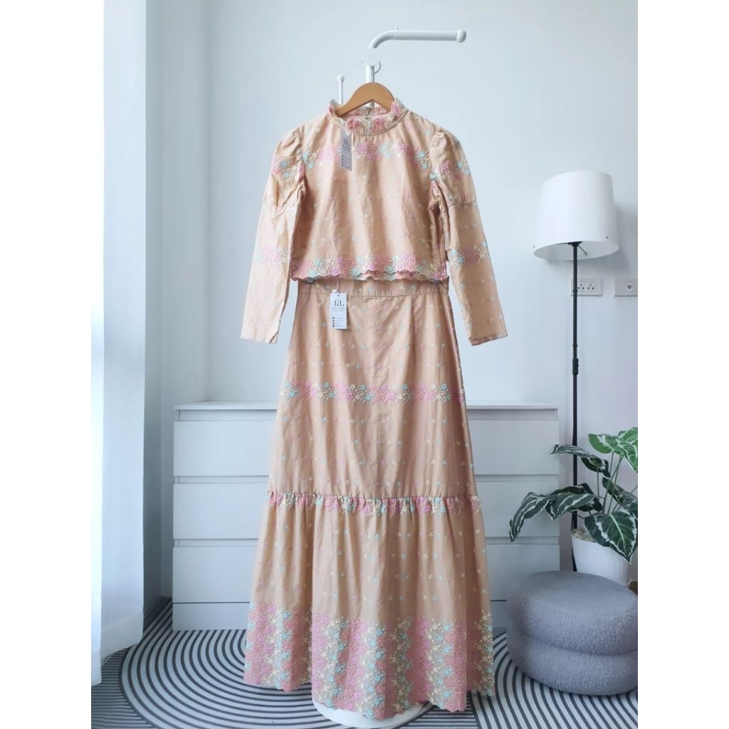 ชุดเซ็ต Rita. apparel set (รบกวนอ่านรายละเอียดสินค้าและตัดสินใจก่อนสั่งซื้อ สั่งแล้วห้ามยกเลิกและพร้