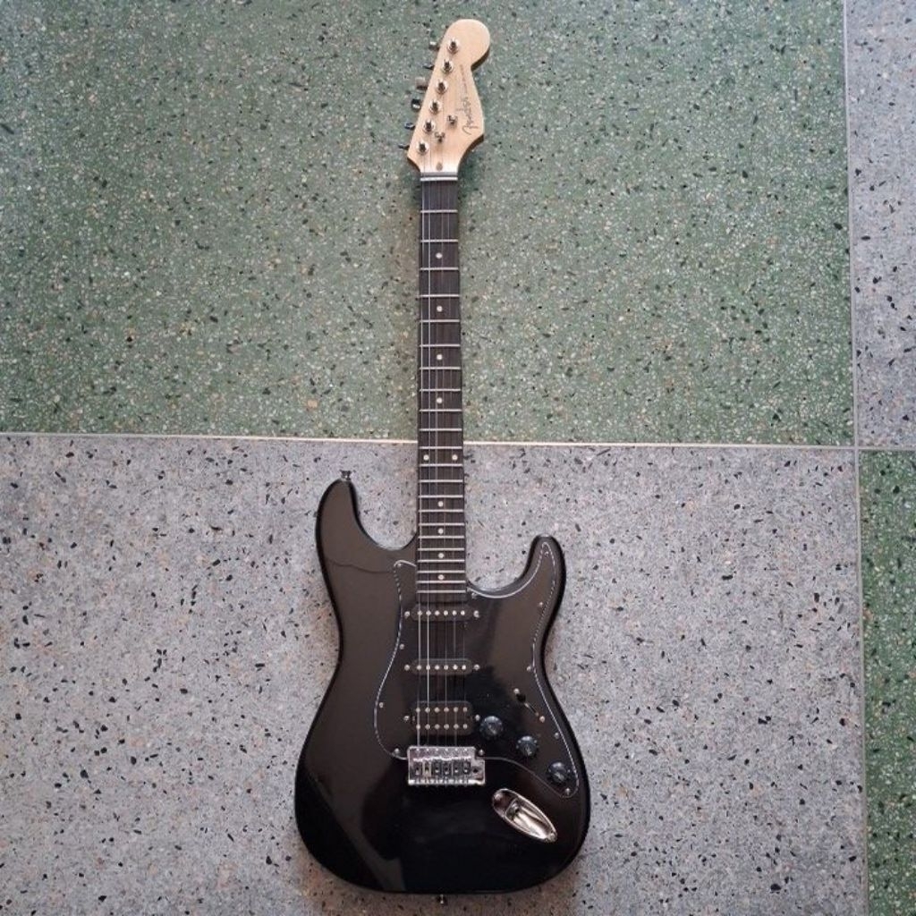 กีต้าร์ไฟฟ้า Fender SSH