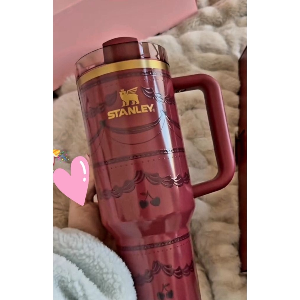 แก้วเก็บความเย็น Stanley 40 oz. สีแดง รุ่น Valentine Cherry Velvet Dream ✨️💯