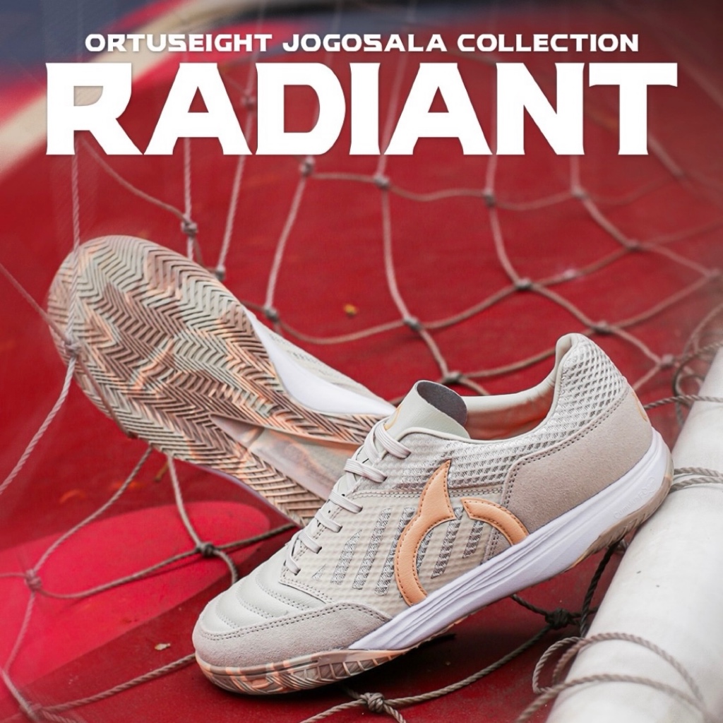 (สินค้าพร้อมส่งในไทย)รองเท้าฟุตซอลหนังลูกวัว ยอดนิยมลิขสิทธิ์แท้จากอินโดนิเซีย ORTUSEIGHT รุ่น Radaint สีขาว