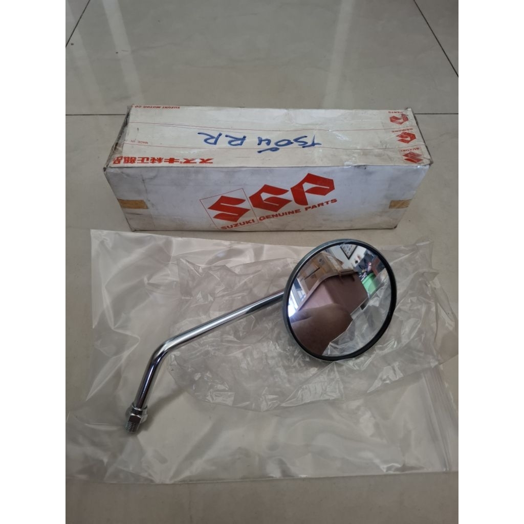 กระจกมองข้างด้านขวาใส่ Suzuki TS100-TS125-TS185-TS250-GT100-GT125-GT185-GT250-T250-T200-T20 ของแท้ญี