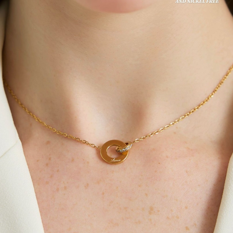 Valencia Haus • AMOR Éternité Necklace • [สร้อยคอห่วง Amor สีทอง สแตนเลส กันน้ำ]