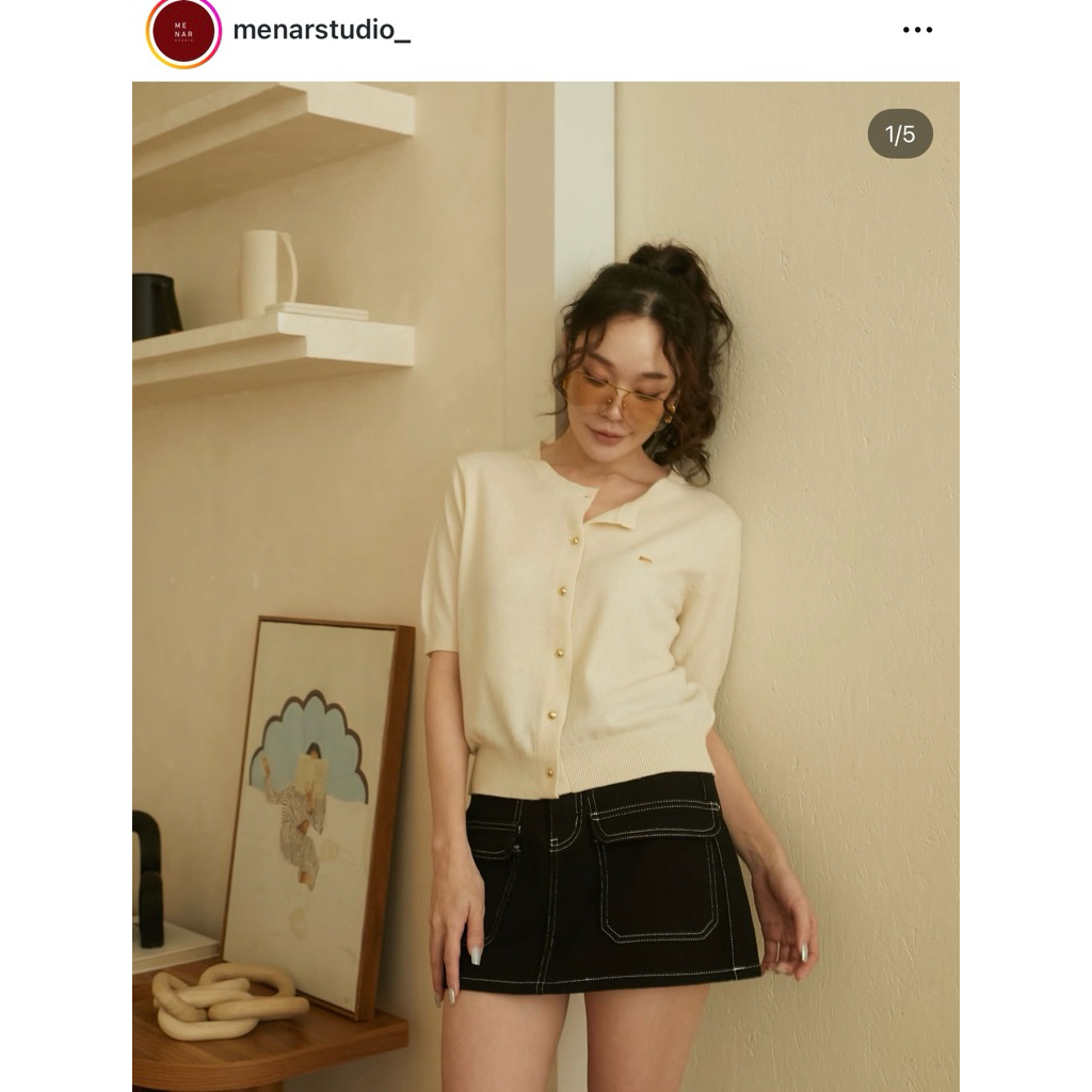 Menar studio เสื้อไหมพรม กระดุมหน้า สีครีม แบรนด์ Menar studio