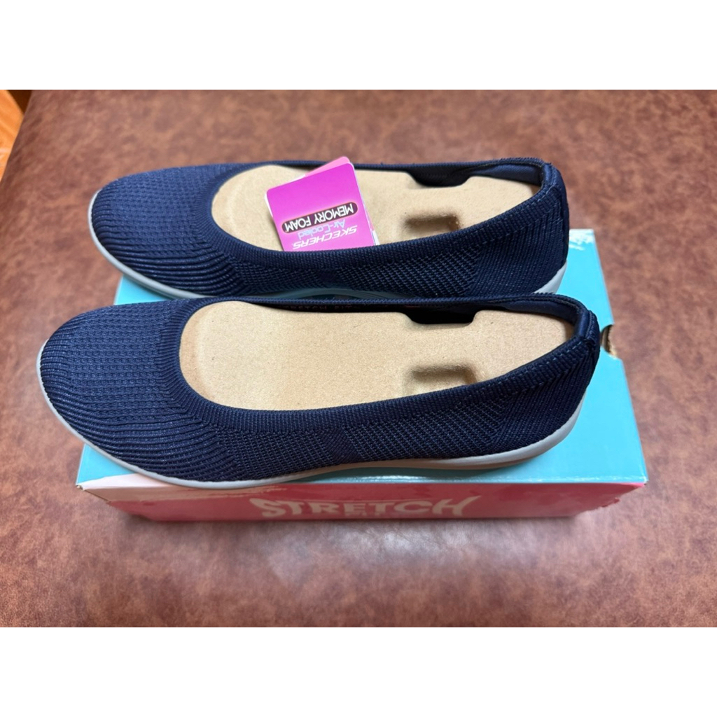 รองเท้าskechers ผู้หญิง รุ่นArya Fancy you มือ1