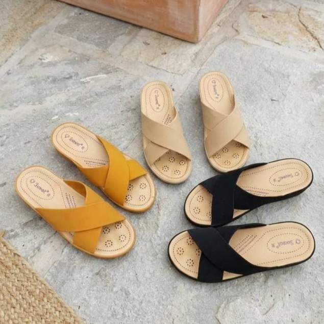 Q'sweet รองเท้าแตะเพื่อสุขภาพผู้หญิง แบบสวมไขว้ แต่งเข็มขัด มีปุ่มนวด พื้นนุ่มสบายเท้า (ไซส์36-41)