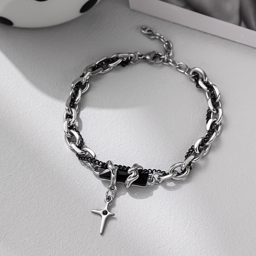 [HERMANZ] สร้อยข้อมือแนวสตรีท ลายคริสตัลหินดำ BLACK ZIRCON STAR