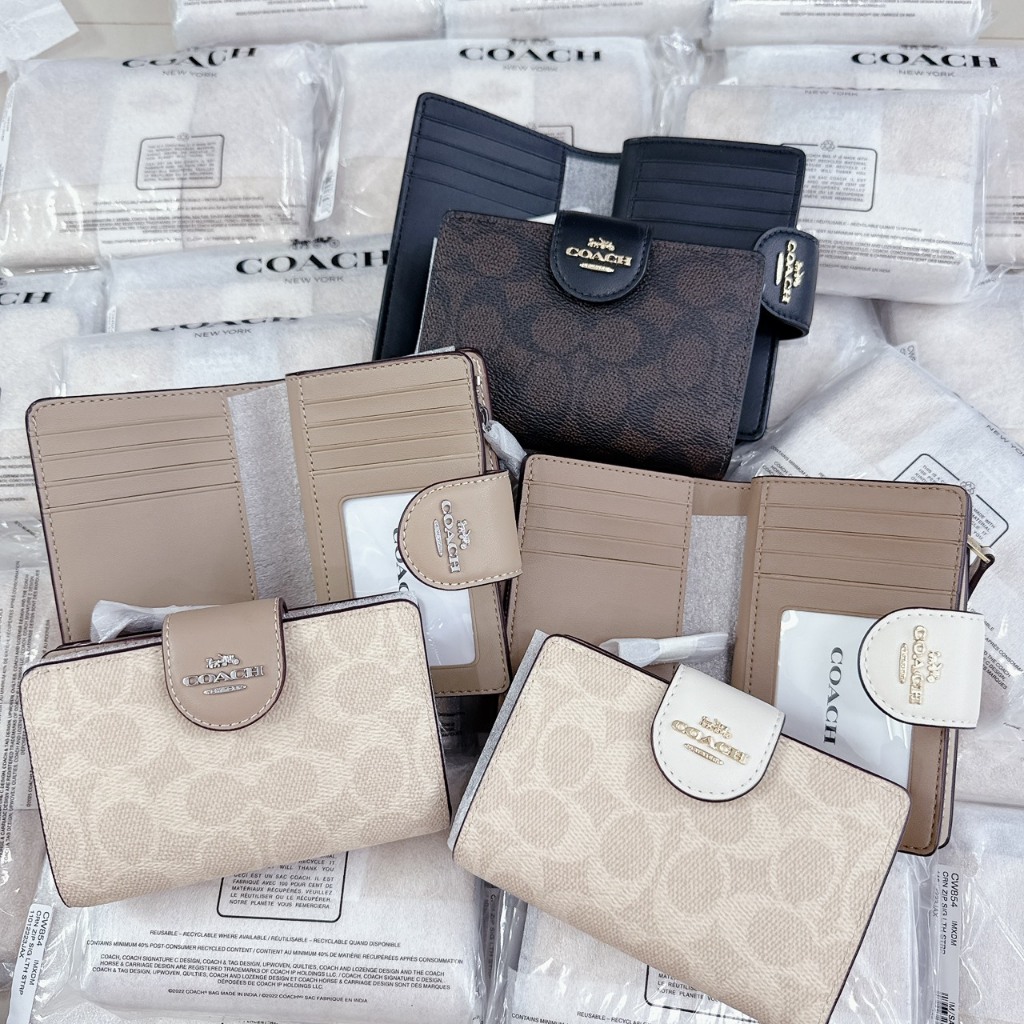 💚แท้💯 พร้อมส่ง💚กระเป๋าตังค์ คุณผู้หญิง ขนาด MEDIUM WALLET #CW786 กระดุม 2 พับ