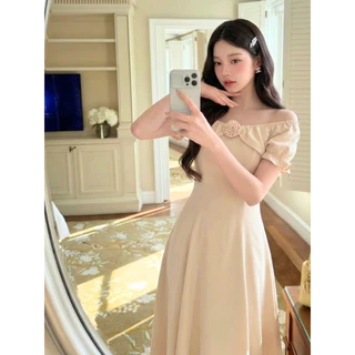 【S-5XL】 เดรสยาว ปาดไหล่ ดีเทลเข็มกลัดดอกไม้ ระบายพองฟูรอบคอสไตล์เจ้าหญิง ทรงเอไลน์ ใส่ออกงาน งานแต่ง
