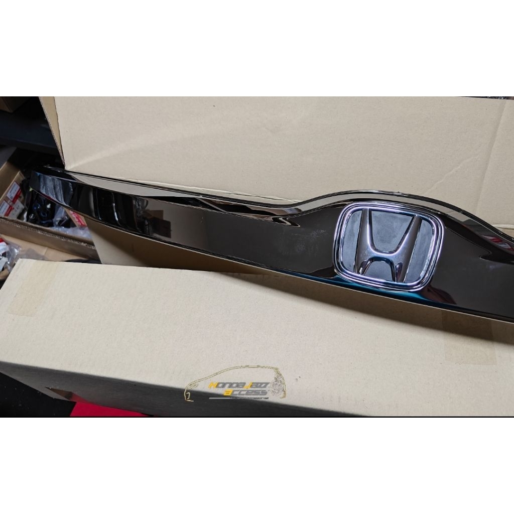 คาดเอวหลัง รมดำ ใส่ Honda jazz GK ของแท้