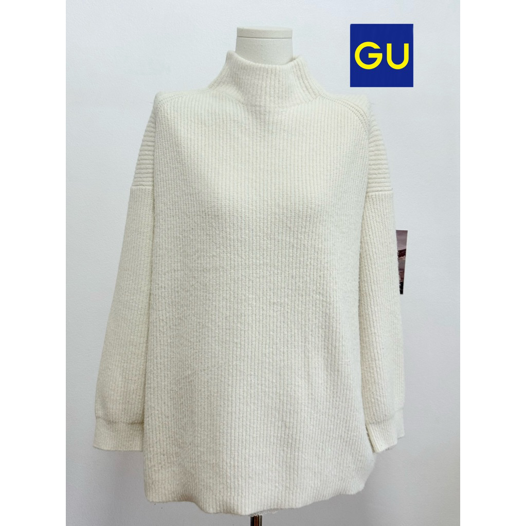 S83 แบรนด์ Gu เสื้อคอปีนไหมพรม อก50 ยาว28 สีขาว