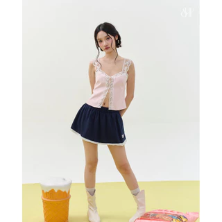 SHELLY TOP (เฉพาะเสื้อ) เสื้อแต่งลูกไม้ทั้งตัว และกระดุมที่ด้านหน้า