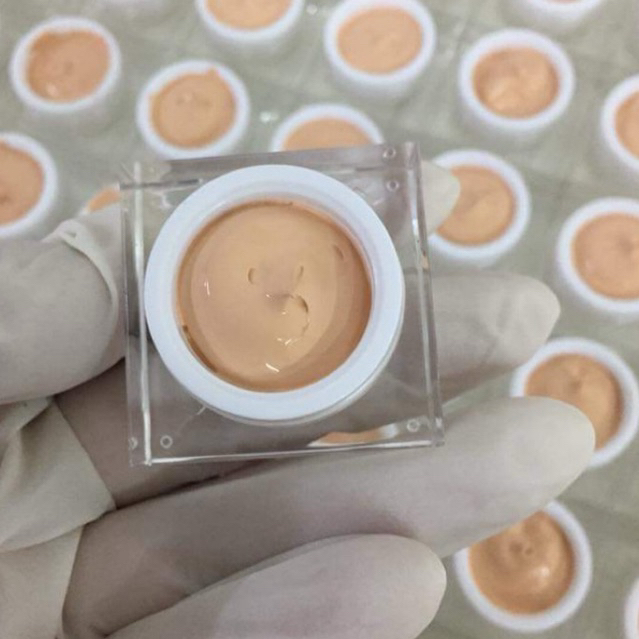 [กระปุกกิโล] ครีมกันแดดผสมรองพื้น เนื้อฉ่ำวาว SPF50pa+++ ☀️  แพคกระปุก 1,000 กรัม ใช้คุ้มนาน☀️ ราคา ถูกที่สุด ดีลบีเคเค