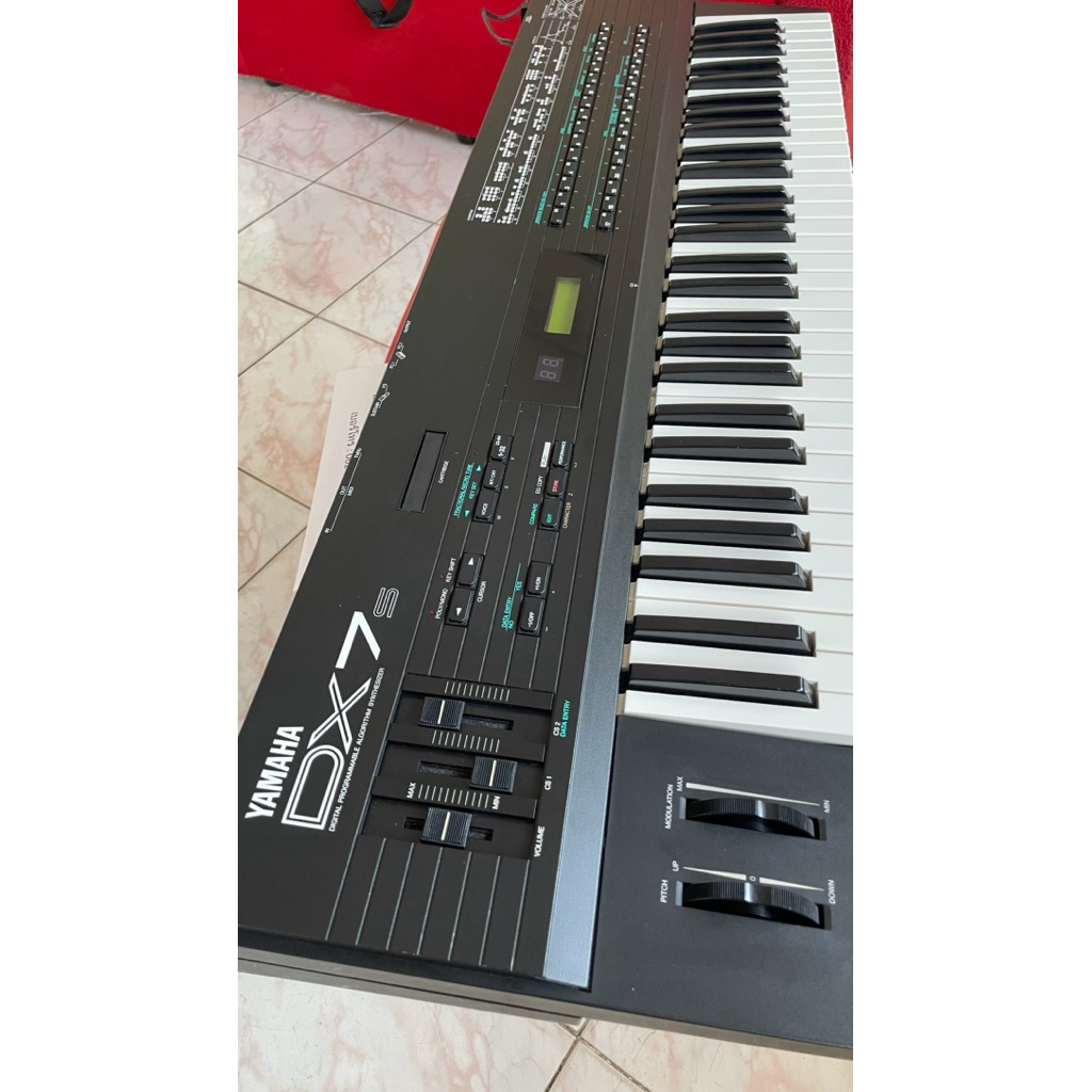 Yamaha DX7s สภาพสวยๆกดติดทุกปุ่ม ดังทุกคีย์ มีตำหนิช่องหูฟังเสียงเบา ขายตามสภาพ