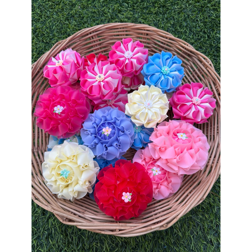 (พร้อมส่ง)​เซต 10 ชิ้น(ตัวเปล่า)​ เหรียญโปรยทาน​ ดอกบัว ดอกกุหลาบ ดอกตันหยง ดอกระฆัง
