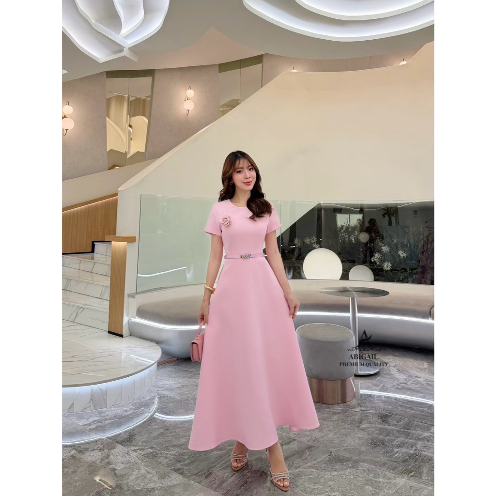 ABIGAIL BRAND ABG259  ชุดเดรสแขนสั้นคอกลม มาพร้อม เข็มกลัด และ เข็มขัด