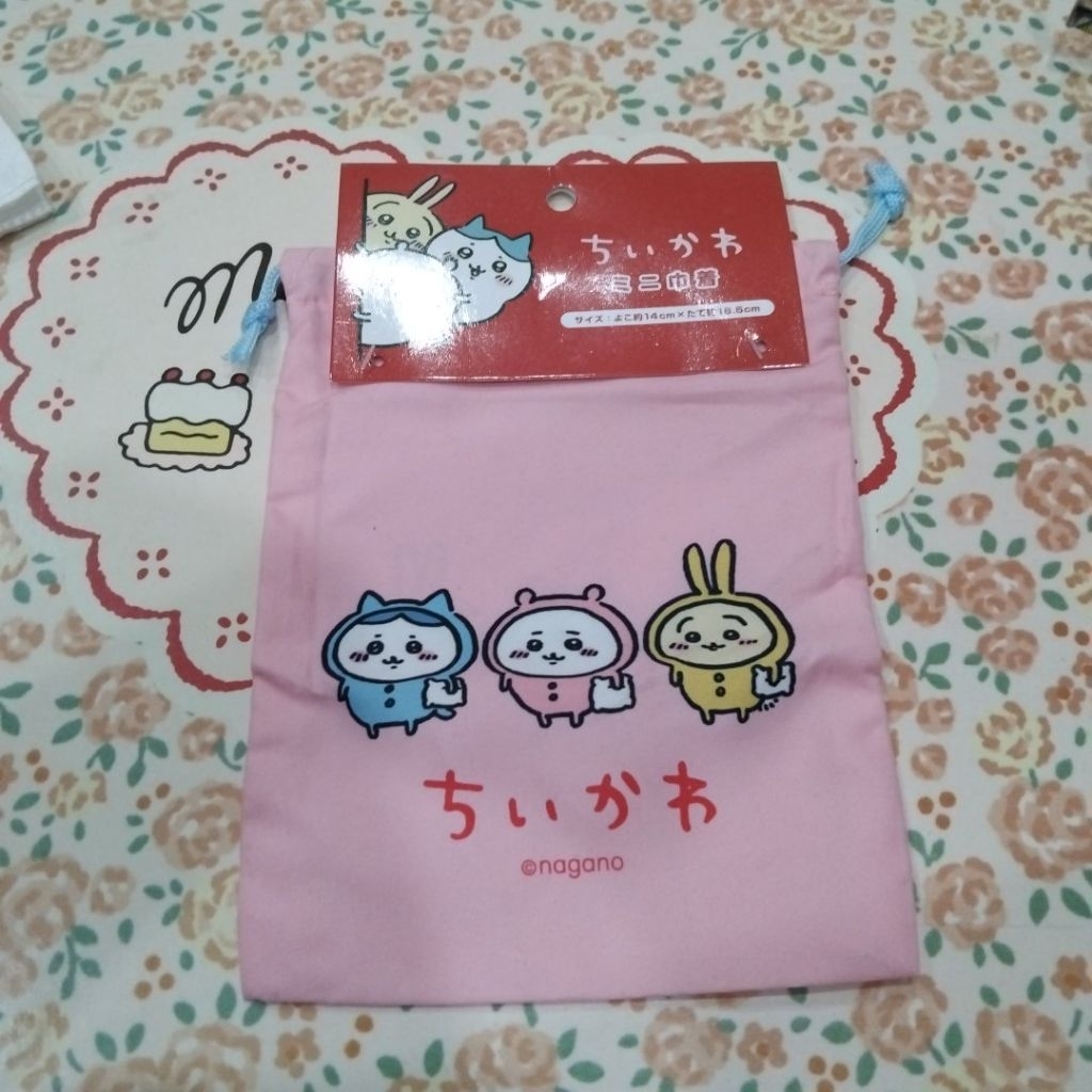 กระเป๋าผ้าหูรูดขนาดเล็กจากแบรนด์ Chiikawa รุ่น Chiikawa Baby Trading Mini Pouch