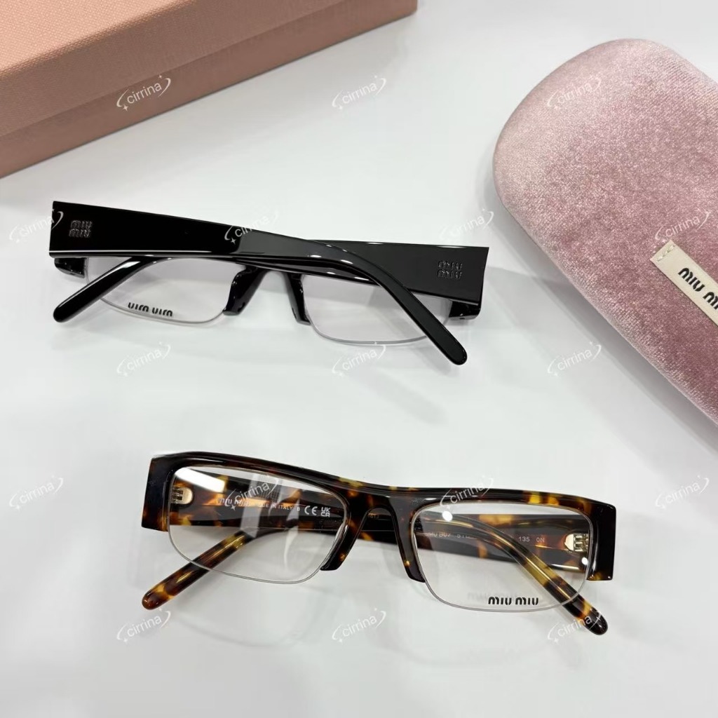 แว่นสายตาทรงสี่เหลี่ยมผืนผ้า MIU MIU ของแท้ใหม่เอี่ยม