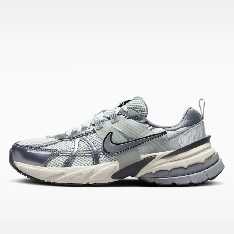 รองเท้าผู้หญิง Nike V2K Run ของแท้ ป้ายไทย