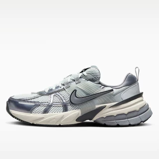รองเท้าผู้หญิง Nike V2K Run ของแท้ ป้ายไทย