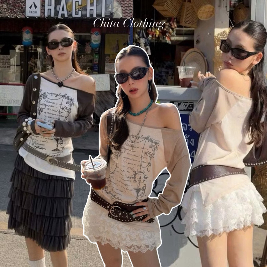 📍พร้อมส่ง ครีม📍26T su100🇰🇷เสื้อปาดไหล่ พิมพ์ลายตัวหนังสือ งานวินเทจมากค่ะ แต่งสองสี Tag MMfish🇰🇷