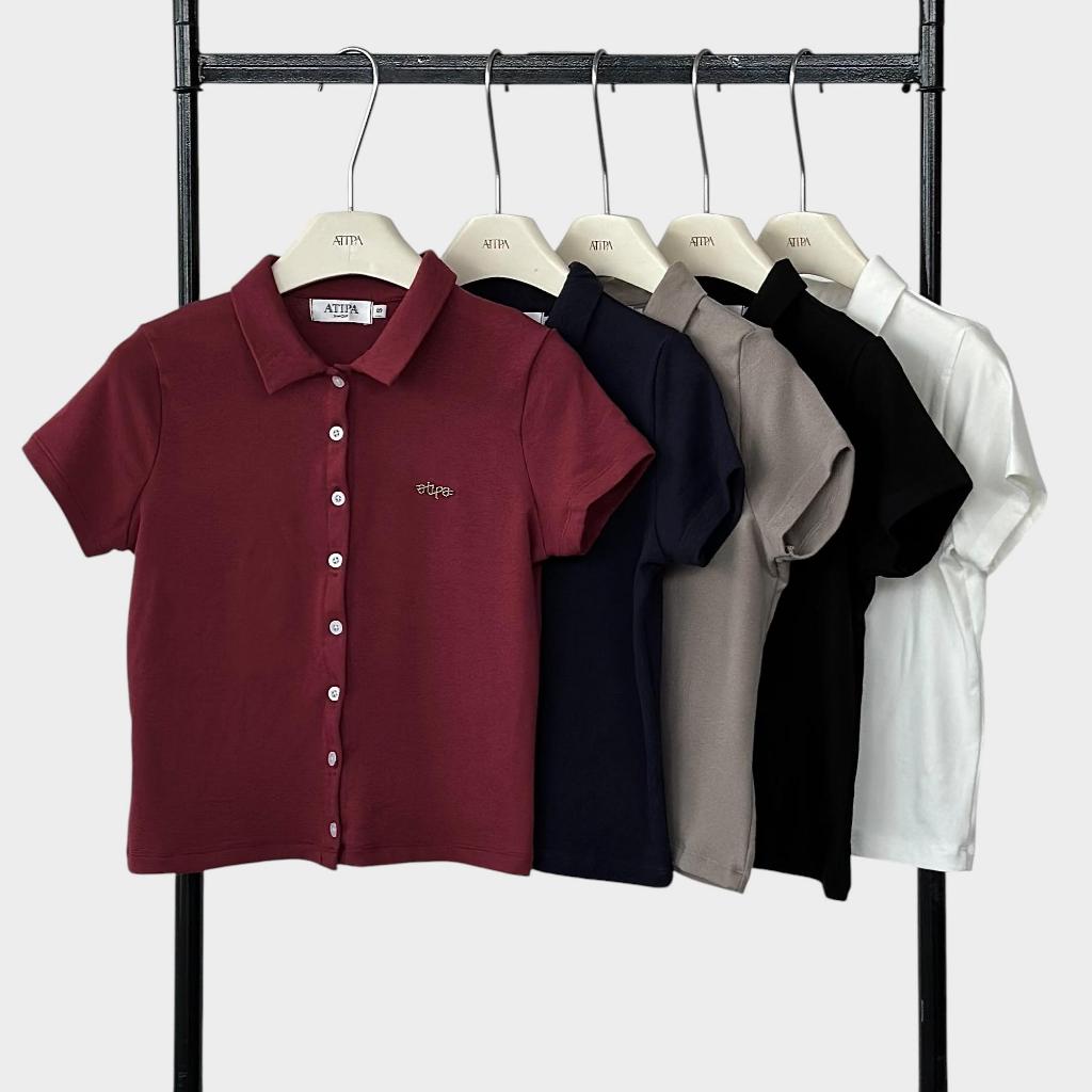 Atipashop - Gypsy Muse Top | เสื้อคอปกแขนสั้นดีเทลกระดุม ติดอะไหล่ atipa