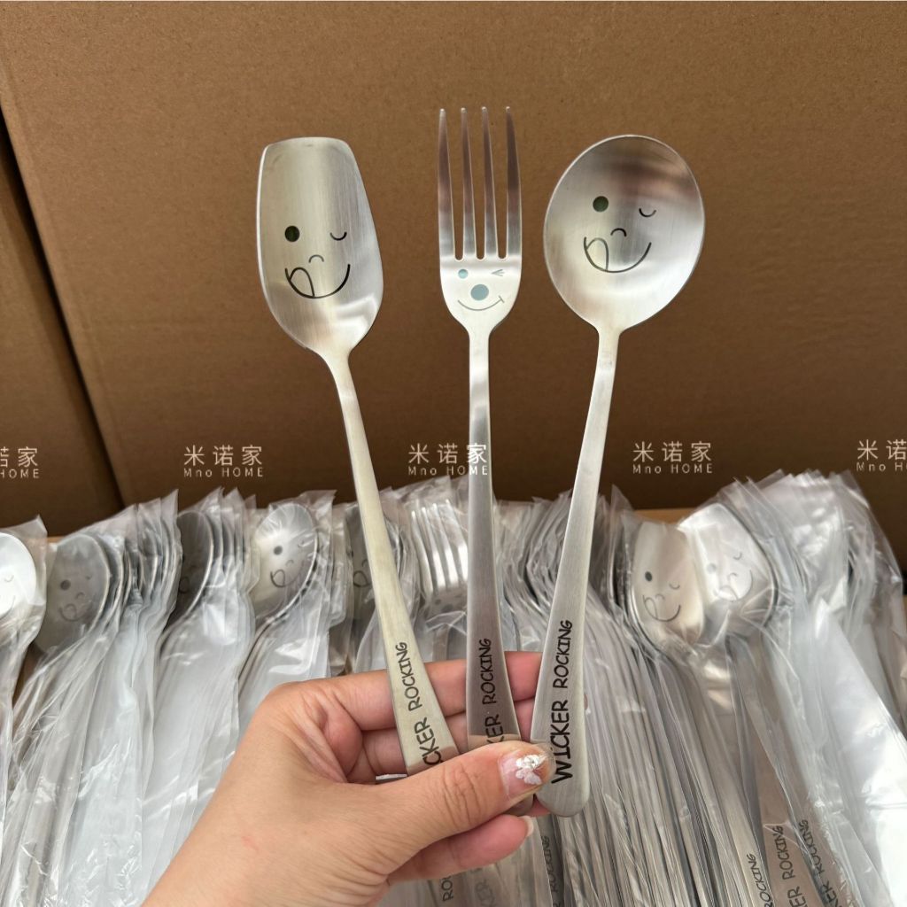 Preemperth- ชุดช้อนส้อม ลายหน้ายิ้ม น่ารัก ทำจากสแตนเลส 304