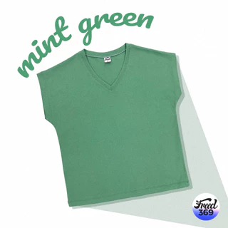 FREED เสื้อยืดทรงผู้หญิงแขนเลย คอวี เนื้อผ้าคอตตอนสีพื้น และ พิมพ์ลาย ใส่สบาย