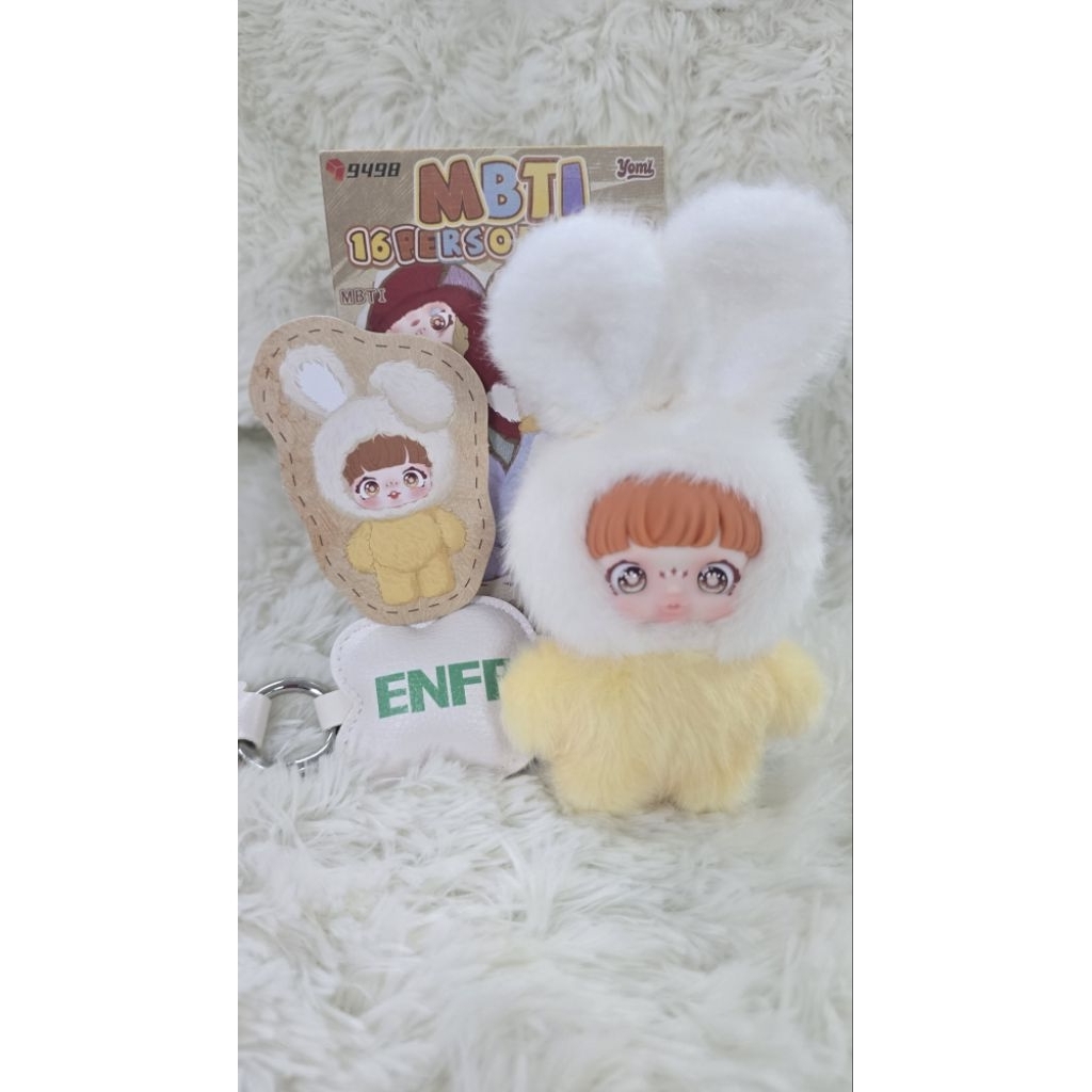 พร้อมส่งในไทย 🇹🇭 [แบบเลือกตัว] : พวงกุญแจ Yomi The MBTI Bunny 🐰🐰