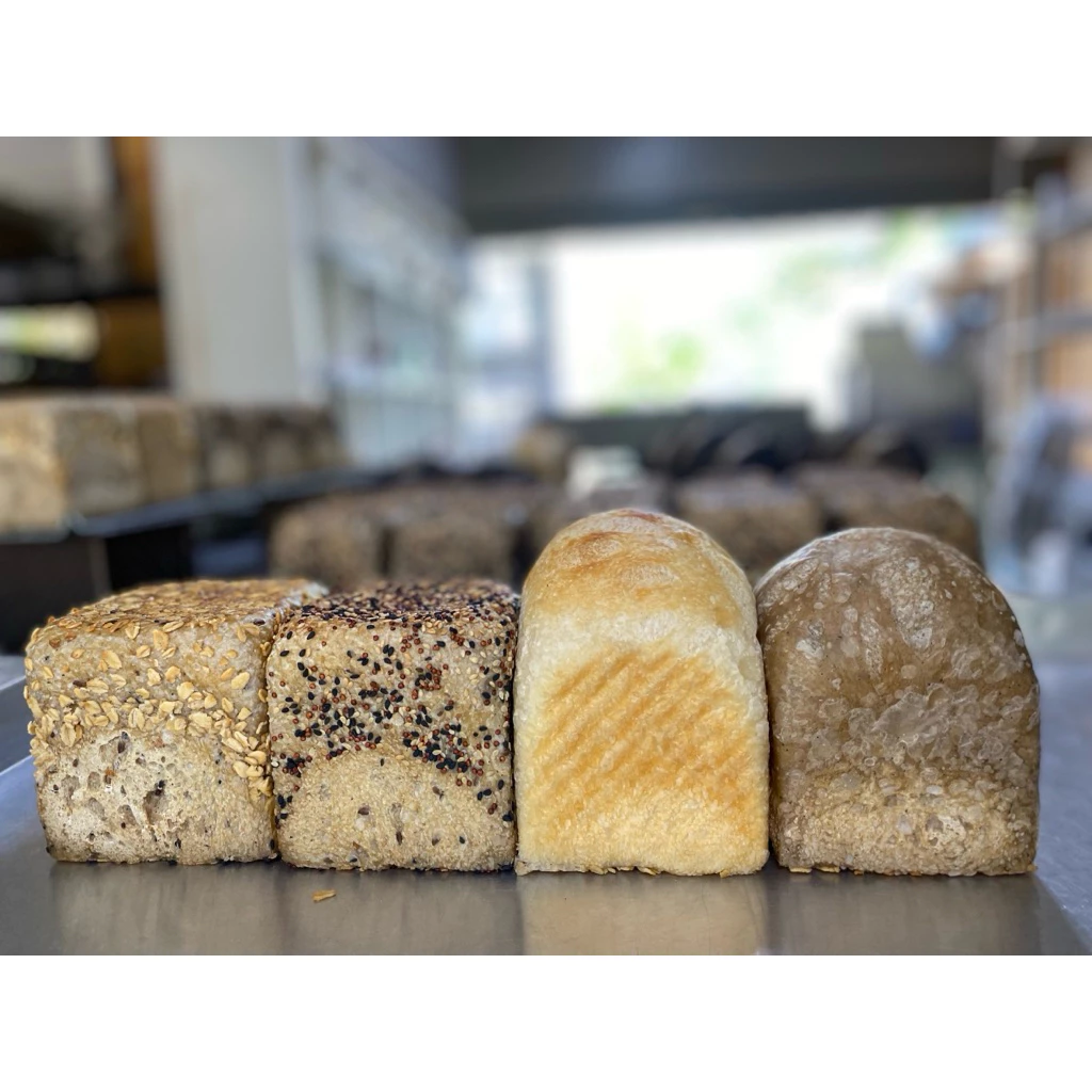 Mini Sourdough Bread 300 g ขนมปังซาวโดว์ มินิ 300 กรัม แป้งสาลีไม่ขัดสี ไม่มีน้ำตาล ยีสต์ธรรมชาติ ไม่ใส่สารกันบูด