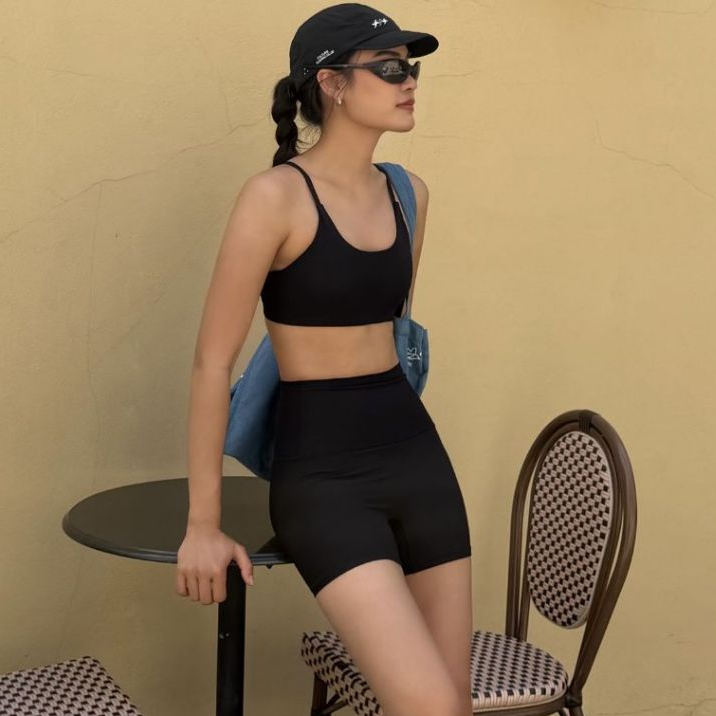 [Birtive รุ่น Rib Fabric] Bra, Biker Shorts (ขาสั้น 2 ส่วน), Crop Jacket สี Black ผ้าร่องลื่น
