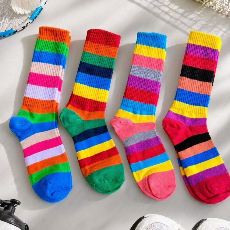 ถุงเท้าข้อยาวลายทางสีรุ้ง สปอร์ตแฟชั่น ใส่ได้ 36-43 ผ้านุ่มยืดหยุ่น ใส่วิ่ง/สตรีท