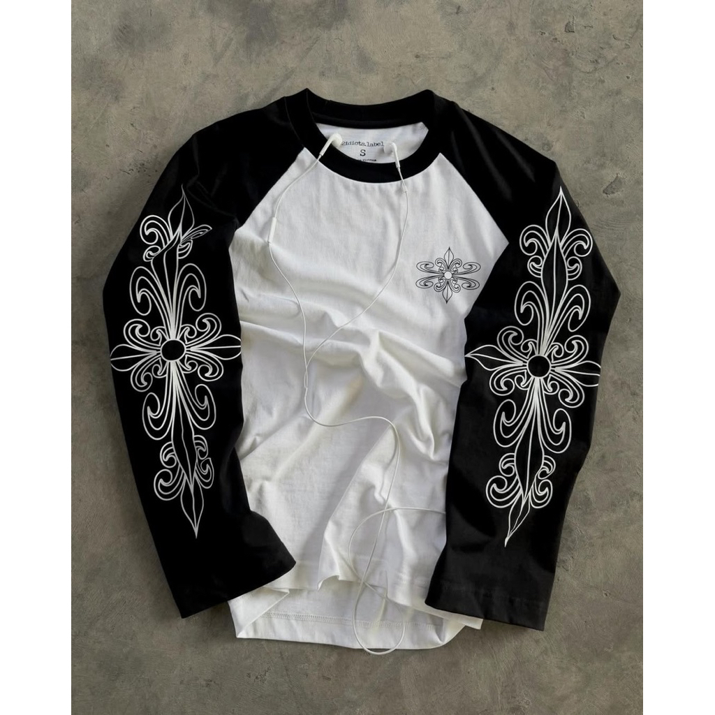 Brand : 2idiots.label 🇻🇳 BW RAGLAN LONGSLEEVR พรีออเดอร์ 7-22 วัน 📍