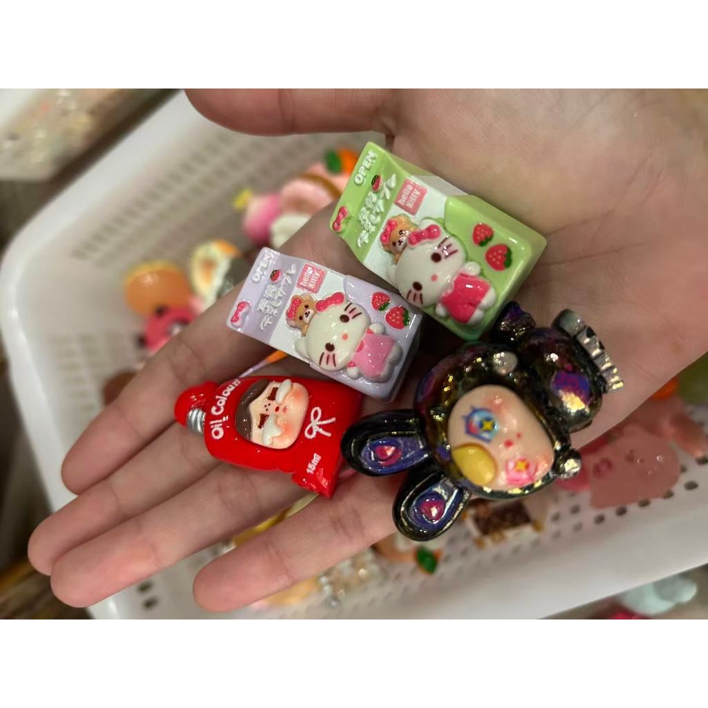 เรซิ่น ทรีD อุปกรณ์ Diy ขนาด 7*3 cm. คละแบบ คละสี คละแบบ เจาะทำเป็นพวงกุญแจ ทำเกมส์ ของใหม่ พร้อมส่งจากไทย