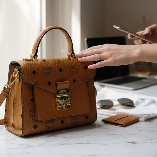 กระเป๋าแฟชั่น MCM ทรง Handbag & Crossbody เกรดพรีเมี่ยม อุปกรณ์ครบกล่อง มือสองสภาพดี