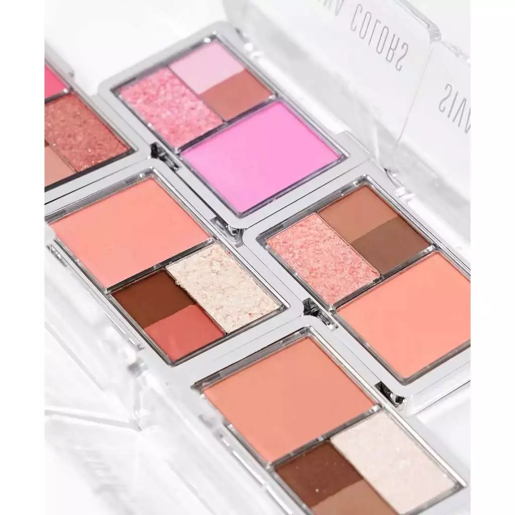 Sivanna Colors Play Colors Make Up Pocket : HF683 พาเลทท์ตา และแก้ม 4เฉดสีในตลับเดียว มีทั้งเนื้อ แมทท์และชิมเมอร์