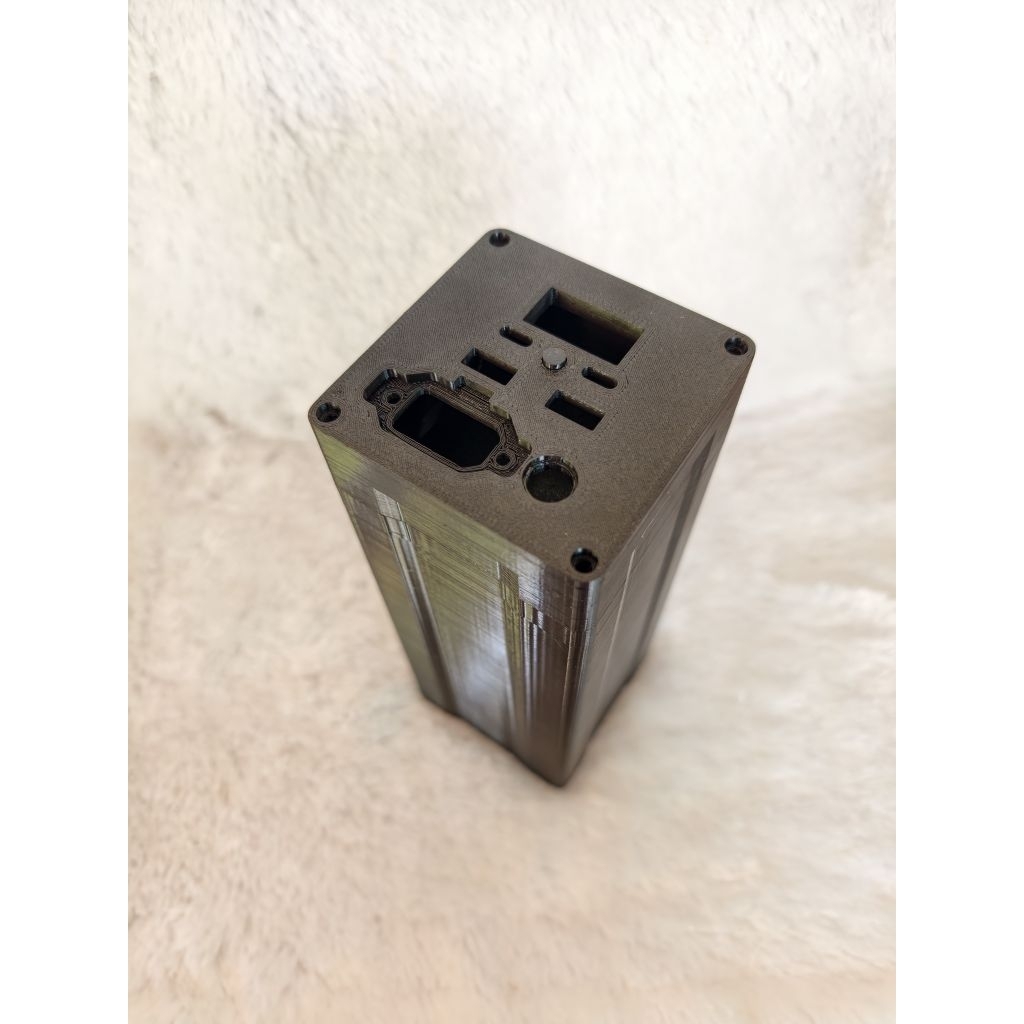 กล่องเปล่า Power Station-Power Box+Jump start ช่องConnector XT 90 แบต 3.2V 30A