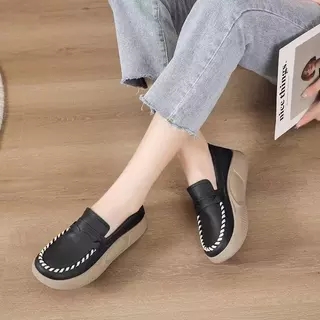 รองเท้าโลฟเฟอร์สำหรับผู้หญิง พื้นนุ่ม สวมใส่สบาย ป้องกันกลิ่นอับ ระบายอากาศได้ดี ดีไซน์ใหม่ กันลื่น เหมาะสำหรับใส่ทำงาน