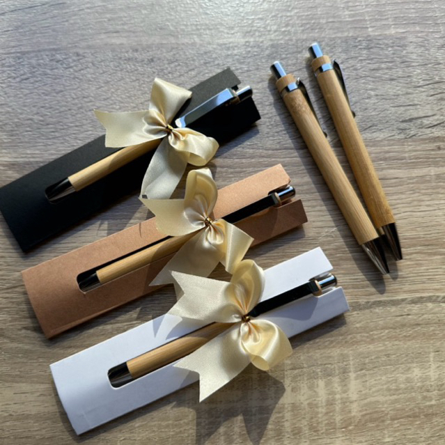 ปากกาพร้อมซองกระดาษติดโบว์ 1.00mm หมึกสีน้ำเงิน ของแจก ของชำร่วย งานด่วนราคาถูก