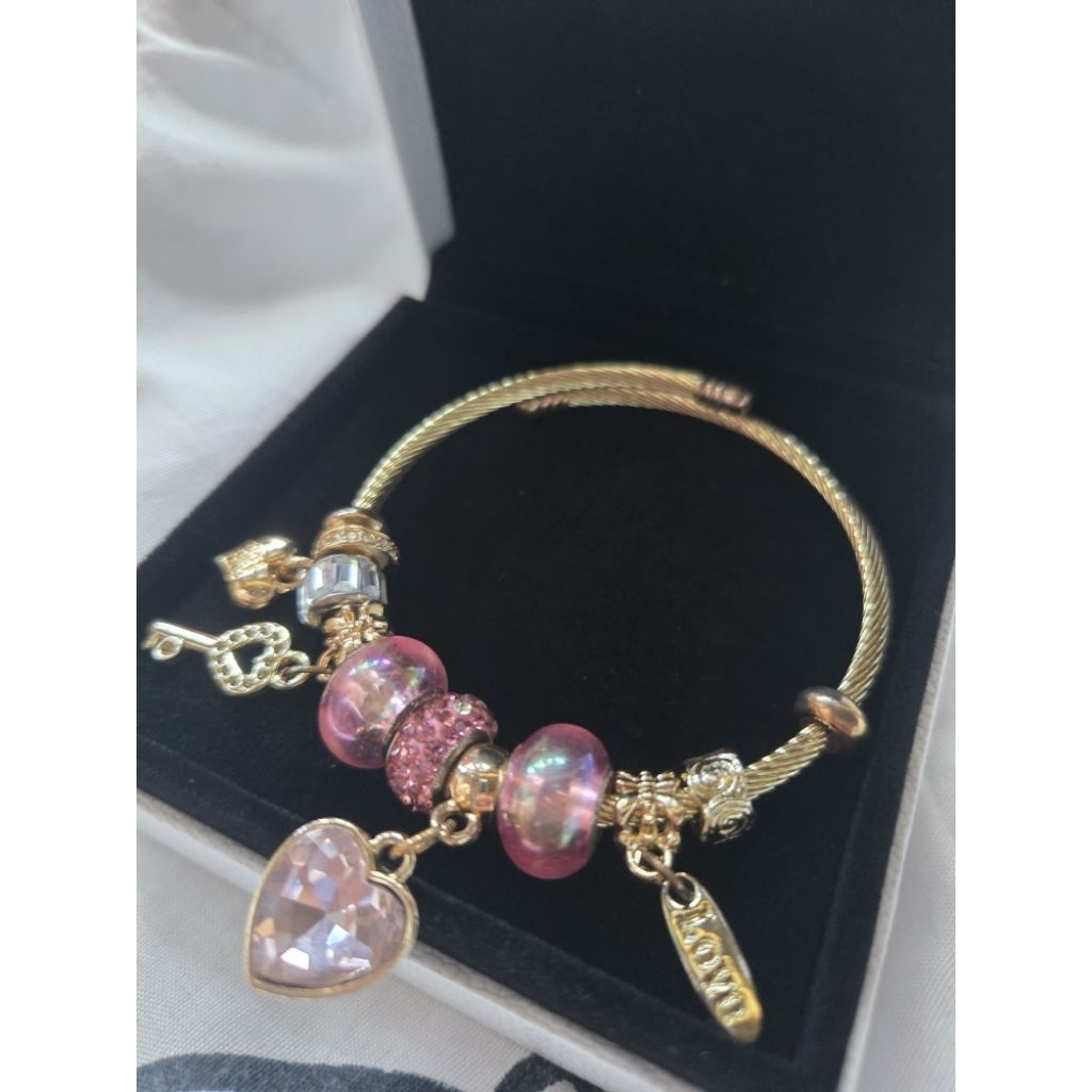 สร้อยข้อมือ molly jewelry​(สินค้ามือสอง)​