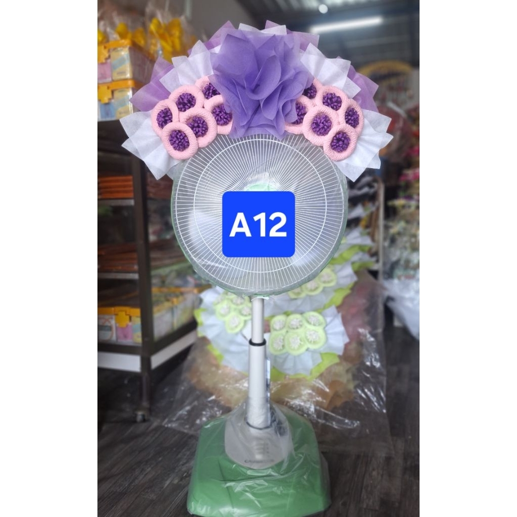 หรีดพัดลม หรีดหน้าพัดลม  พวงหรีดดอกไม้จันทน์