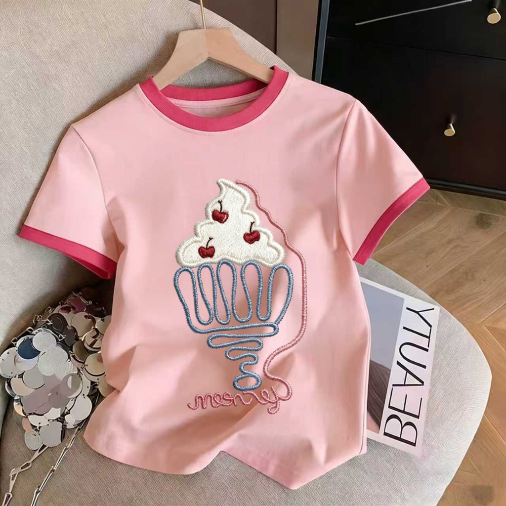 เสื้อยืดผู้หญิง ทรงเข้ารูป มีหลายสีให้เลือก สไตล์เกาหลี ดูอ่อนเยาว์และเข้ารูป ดีไซน์สีตัดกัน เนื้อผ้านุ่ม ราคาส่ง