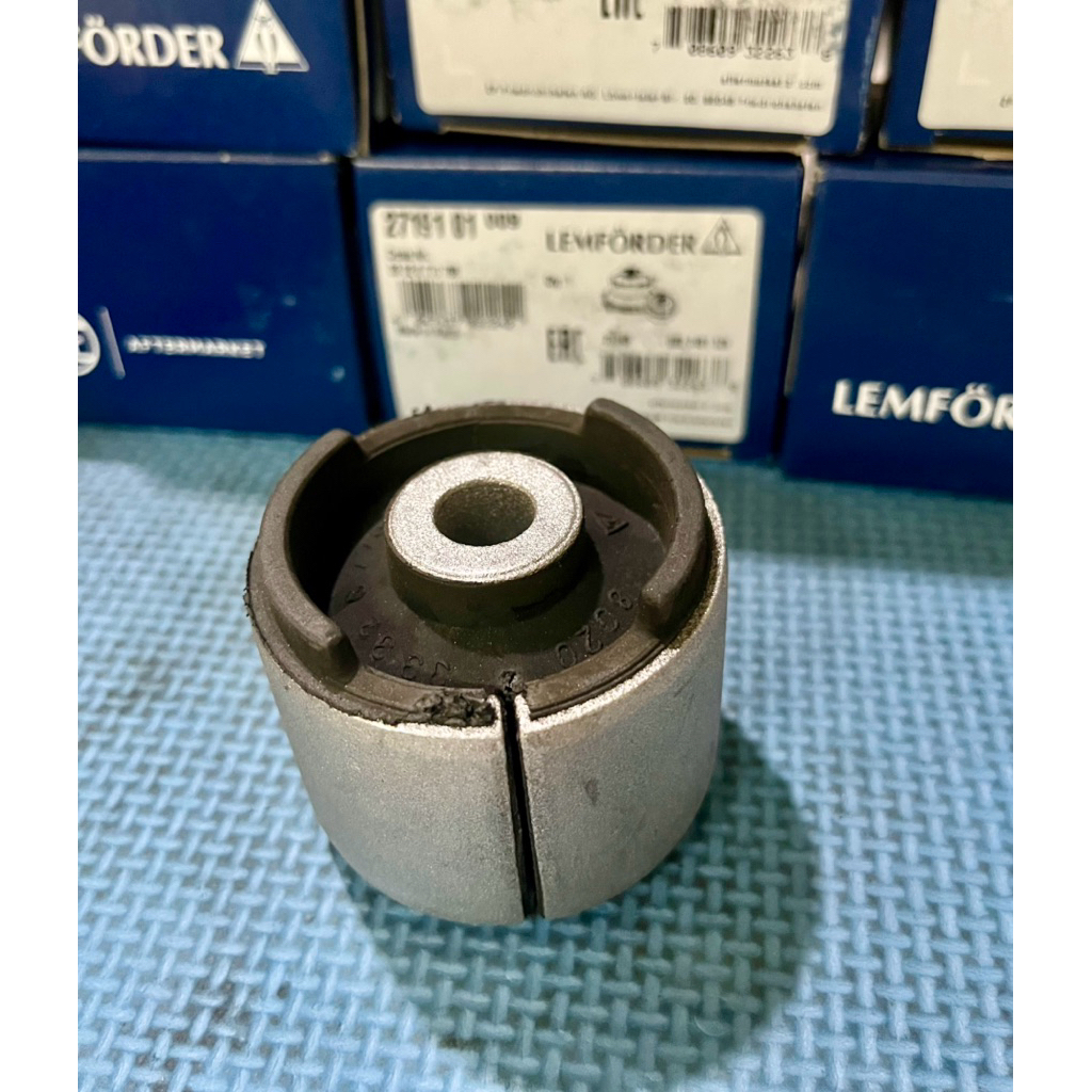 บุชปีกนกหลัง BMW E36 E46 Z4 E85 E86 อันละ640