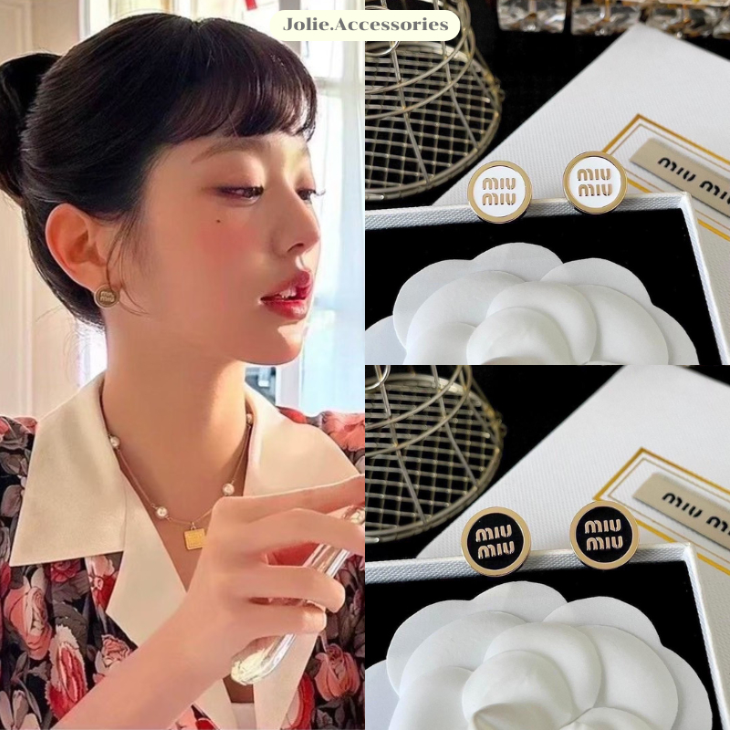 (M01) ต่างหู M Enameled  คอลขายดี งานสวย ลัคชูสุดๆ มีปั๊มตัวแบรนด์ ♡
