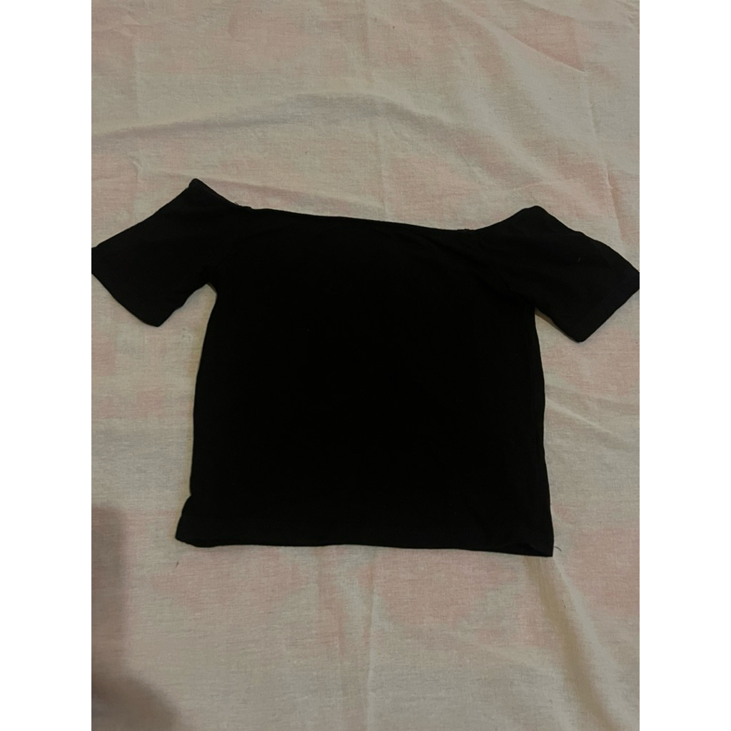ส่งต่อ‼️เสื้อเปิดไหล่atipa