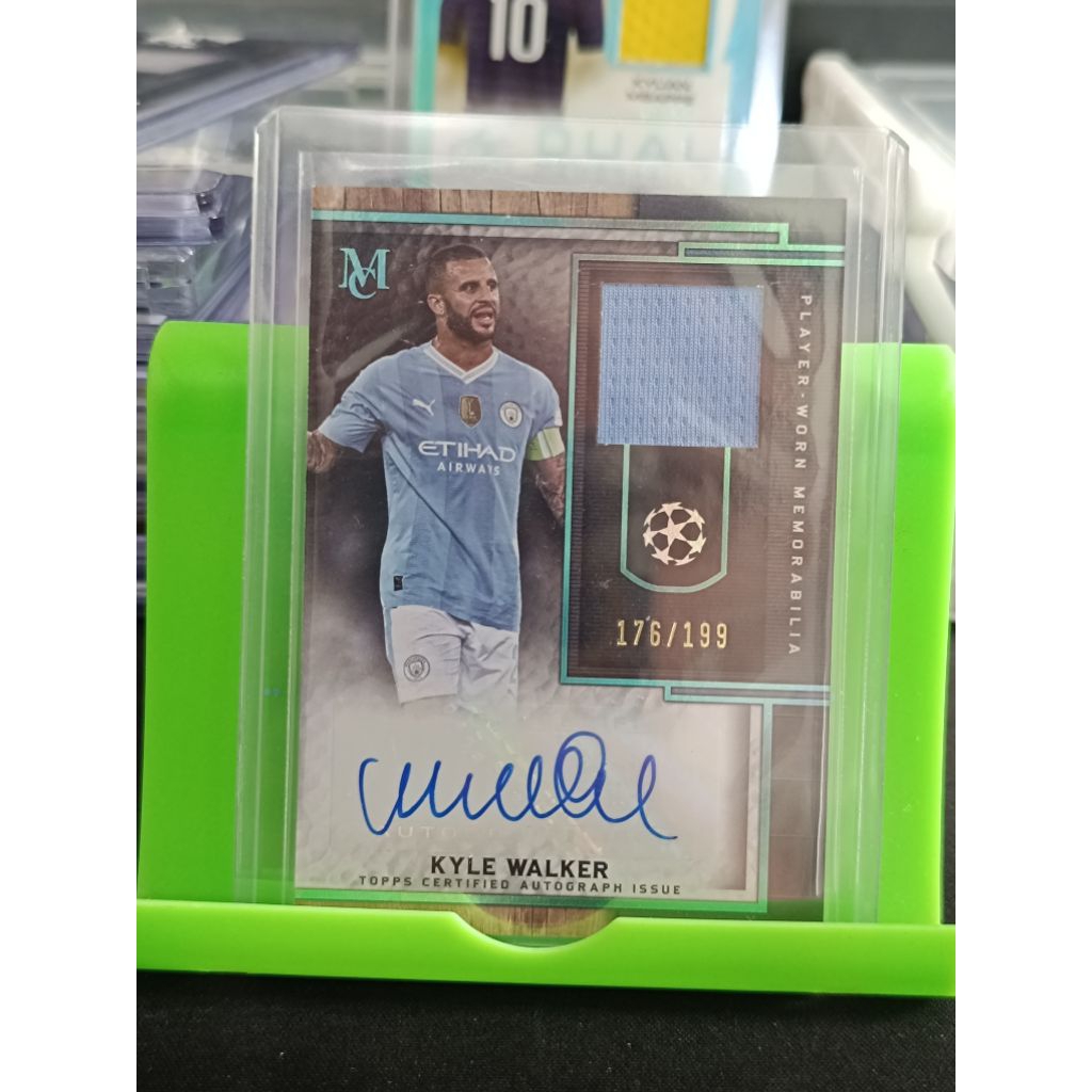 การ์ดบอล Kyle Walker Mem Relic Auto /199  Man City 2023-24 Topps Museum UEFA