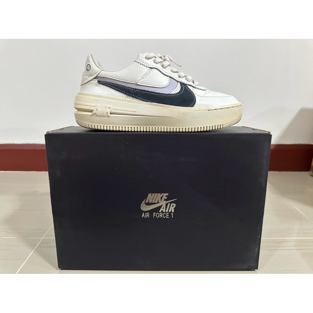 รองเท้า Nike Air Force 1 PLT.AF.ORM LV8 (ของแท้ มือสอง)