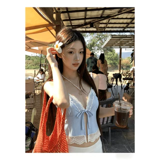 Kitty พร้อมส่ง🌸 ขอบลูกไม้ เว้าหน้าอกเปิดหลัง เสื้อเซ็กซี่ผู้หญิง เสื้อเกาะอกผู้หญิง เสื้อสายเดี่ยวบาง สุดเซ็กซี่